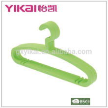 Shenzhen good quality and cheap plastic clothes hangers rack